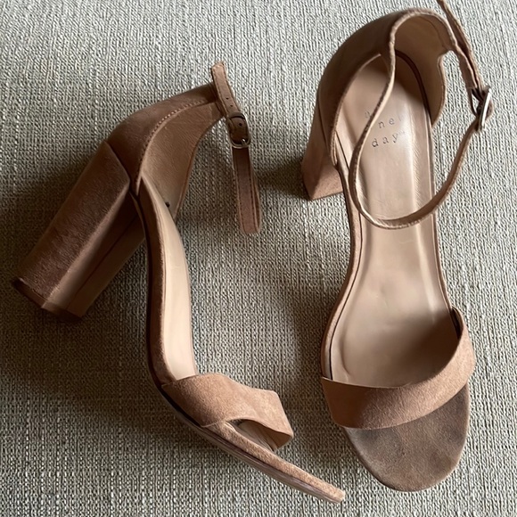 Nude heels - Picture 1 of 7